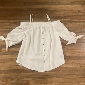 NWOT Linen long sleeve with buttons